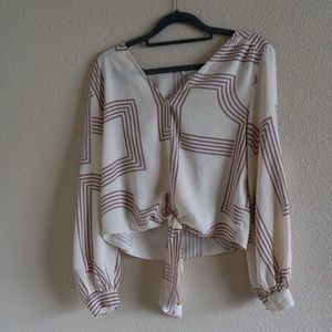 Blouse with bottons and tie front